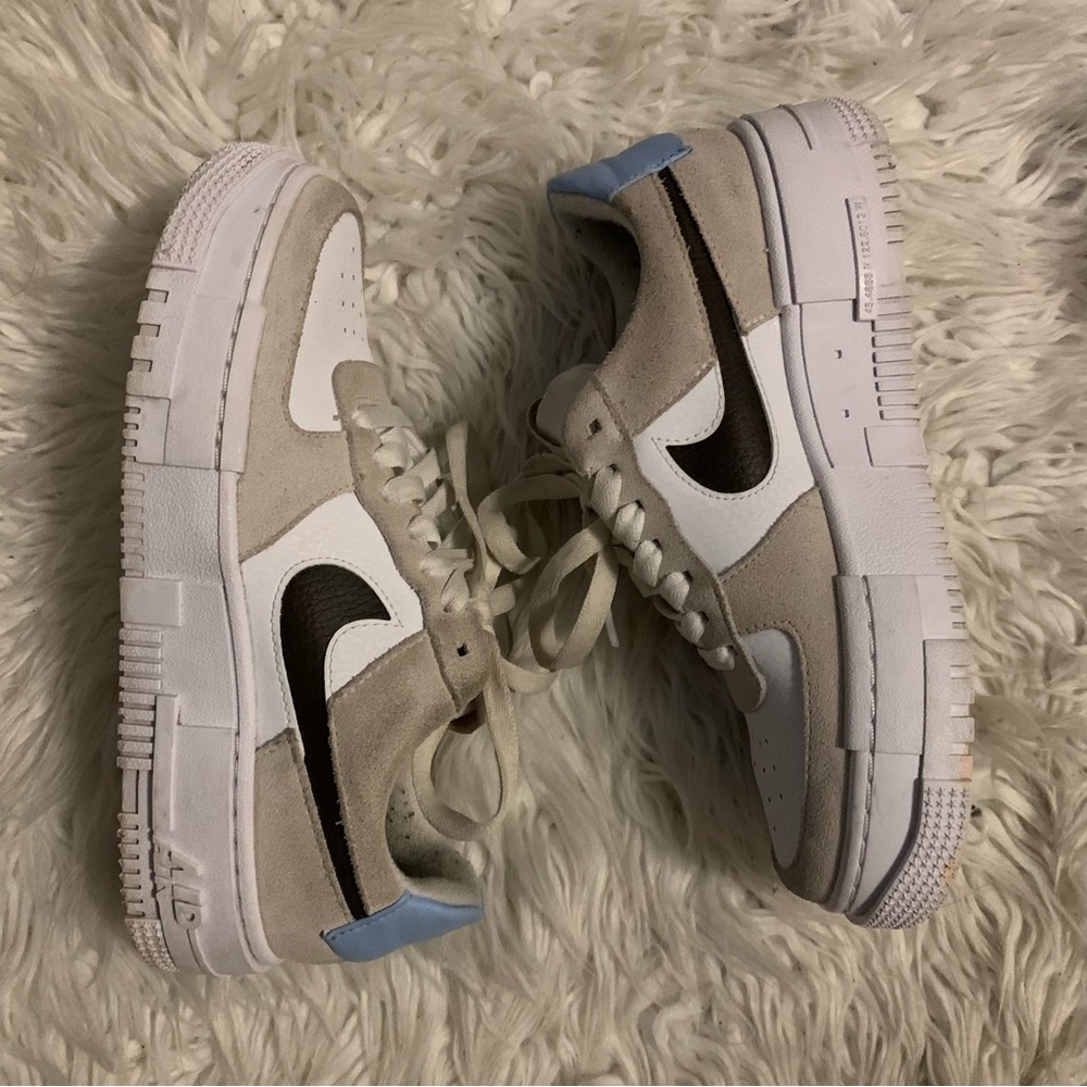 Nike Air Force 1 Pixel ‘Desert Sand’ - Picture 3 of 15